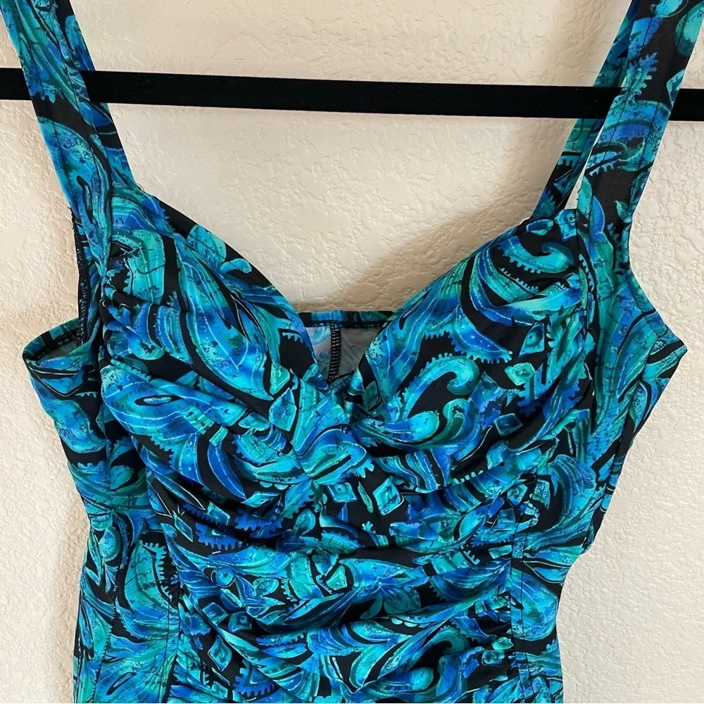 Miraclesuit One Piece Swimsuit Bathing Suit 10 Paisley Beach Swimwear Vacation
